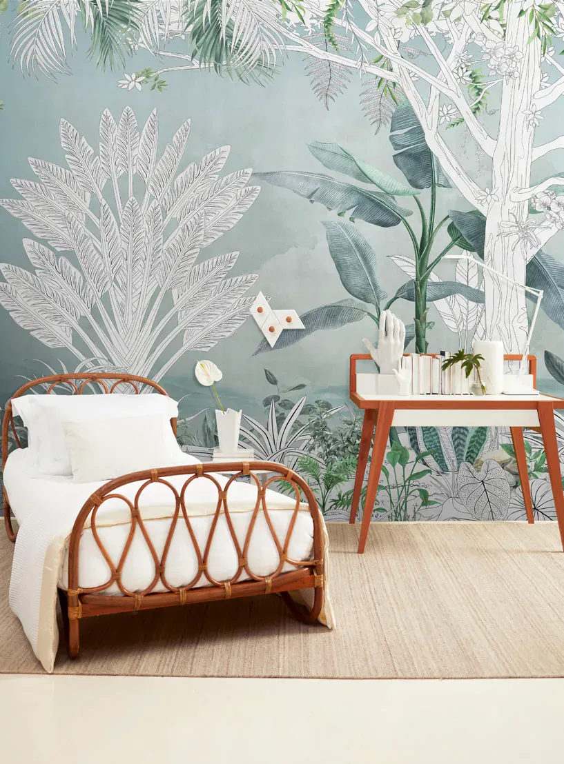 Quarto com painel de papel de parede de floresta tropical